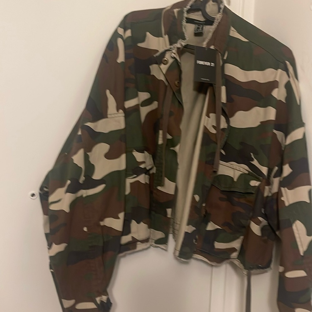 Camouflage Women’s crop jacket Size M